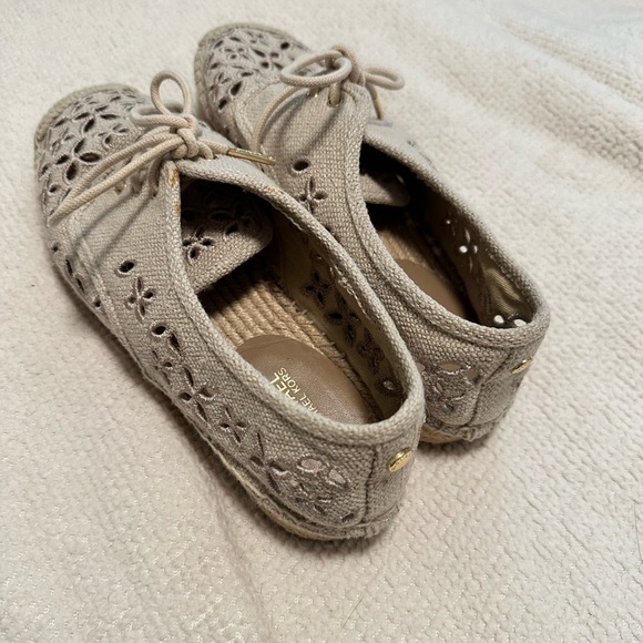 MICHAEL KORS canvas lace shoes size 7.5 - Picture 3 of 4